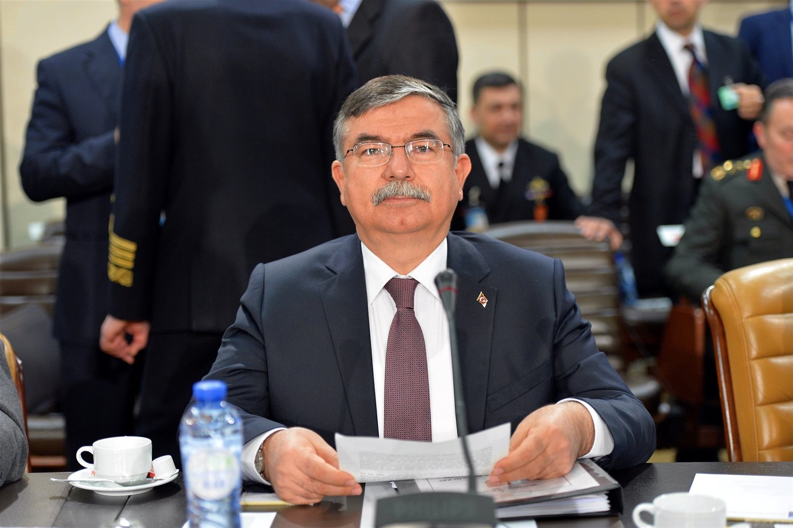 وزير الدفاع التركي عصمت يلماز وزير الدفاع التركي عصمت يلماز