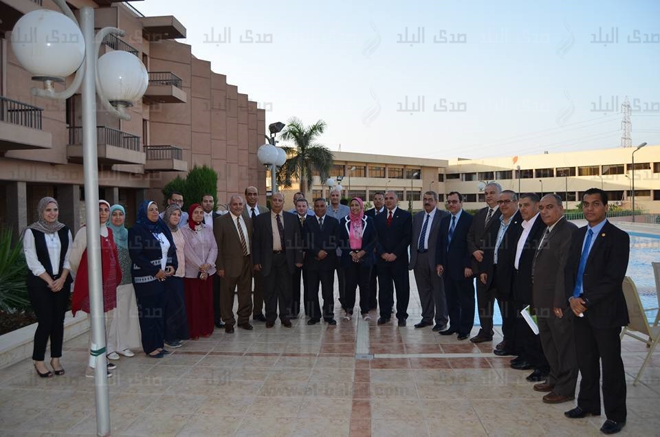 الدكتور عبد العاطي وزير الموارد المائية