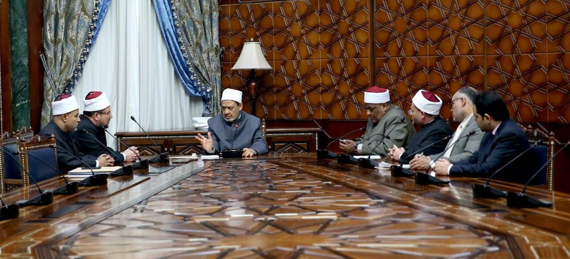 الإمام الأكبر يجتمع مع قيادات المؤسسات الدينية