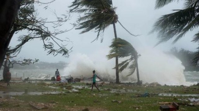 العاصفة المدارية ايرل العاصفة المدارية ايرل