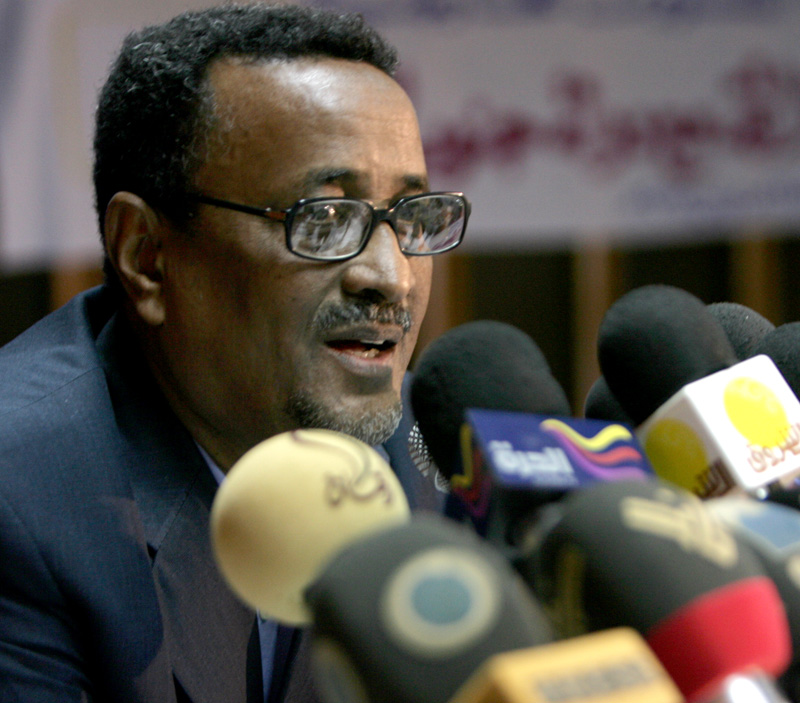 مساعد رئيس الجمهورية السوداني المهندس إبراهيم محمود حامد مساعد رئيس الجمهورية السوداني المهندس إبراهيم محمود حامد
