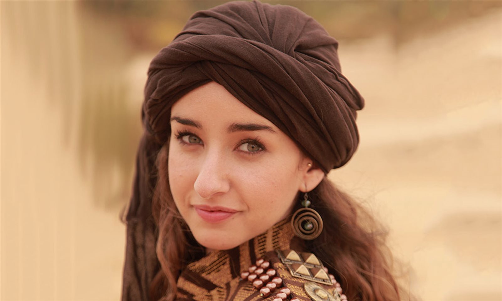  الفنانة هنا الزاهد