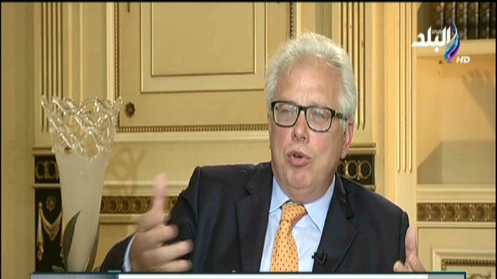 السيناتور لوتشو باراني، زعيم الأغلبية بالبرلمان الإيطالى