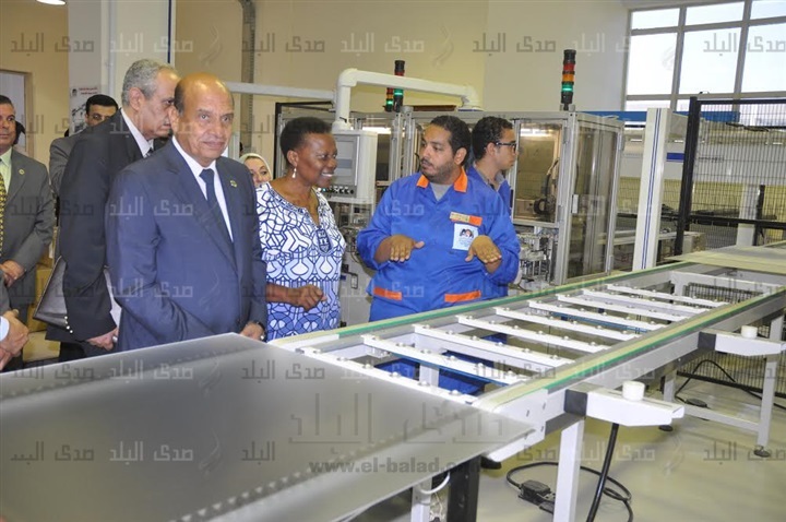الفريق عبد العزيز سيف الدين مع وزيرة الطاقة لدولة أوغندا الفريق عبد العزيز سيف الدين مع وزيرة الطاقة لدولة أوغندا