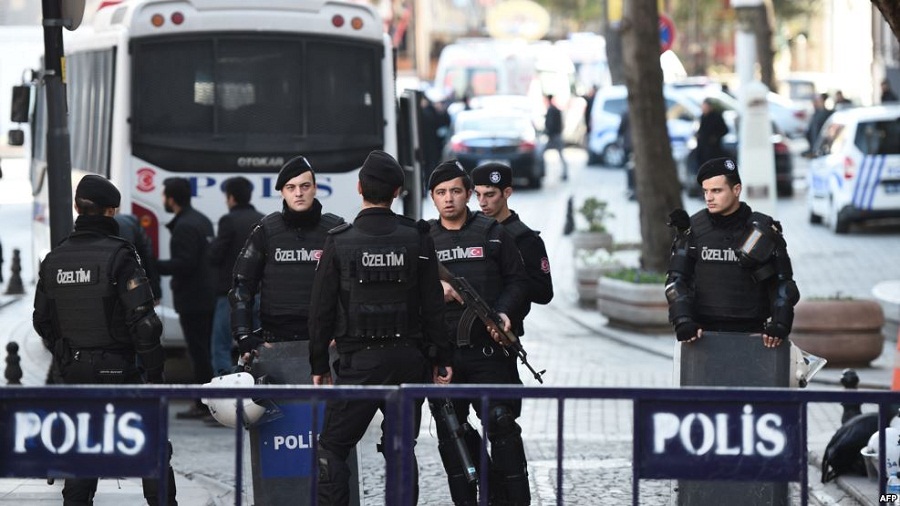 الشرطة التركية تداهم