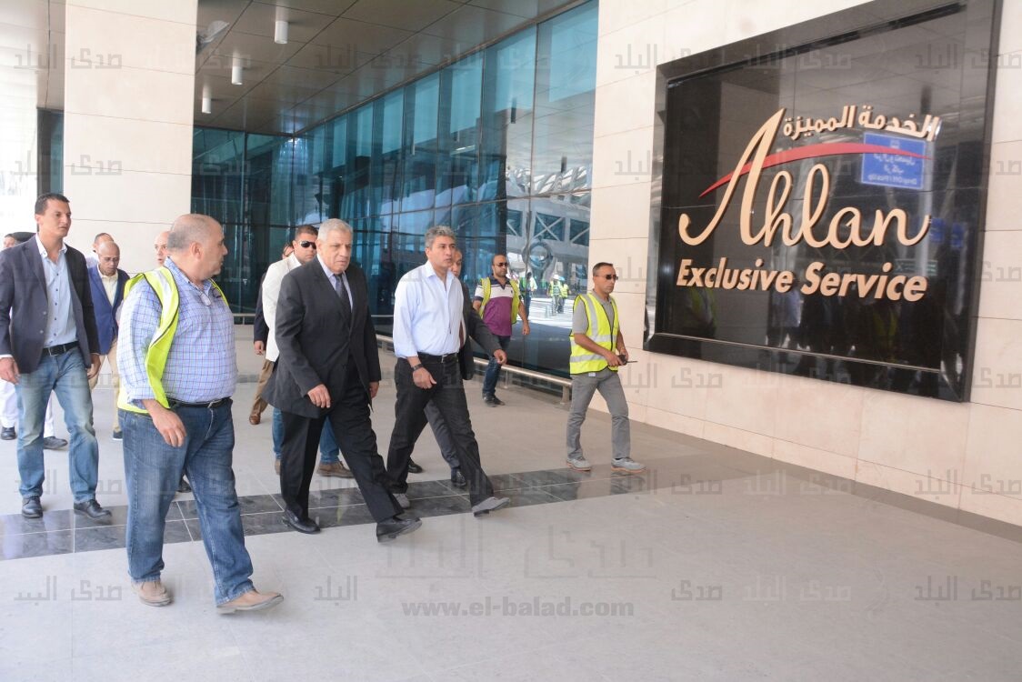 جولة محلب في مطار القاهرة‎