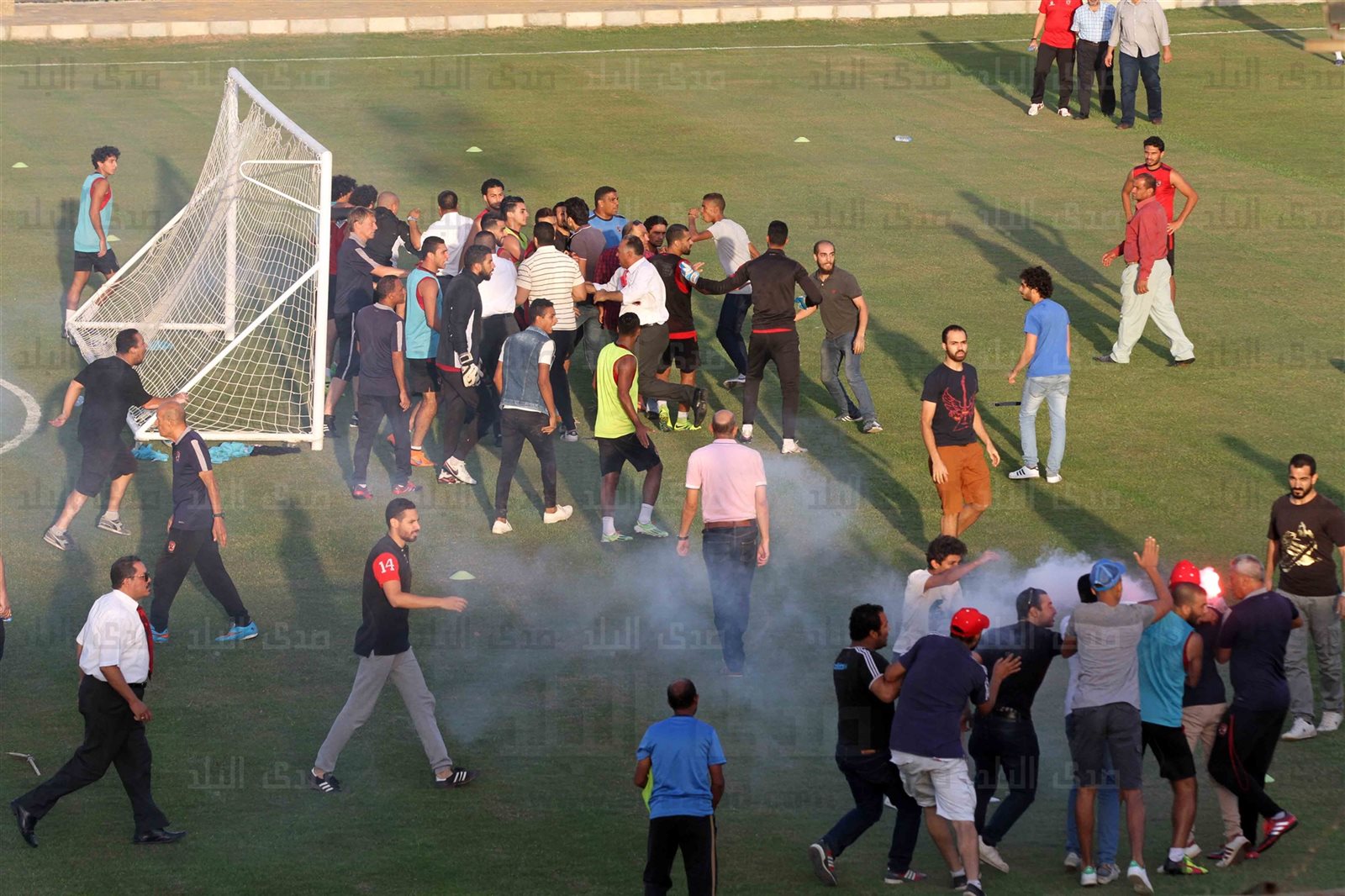 اقتحام التراس أهلاوى مران الفريق 