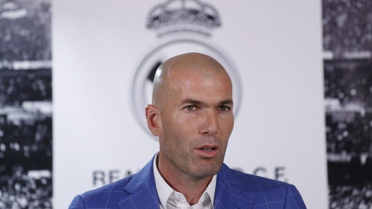 المدير الفني لنادى ريال مدريد الفرنسي زين الدين زيدان المدير الفني لنادى ريال مدريد الفرنسي زين الدين زيدان