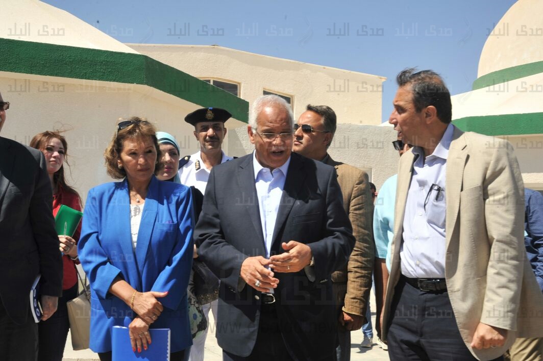  وزير النقل يتفقد ميناء آرقين البرى بين مصر والسودان