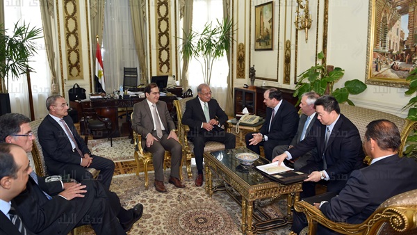 شريف اسماعيل ورئيس اباتشي