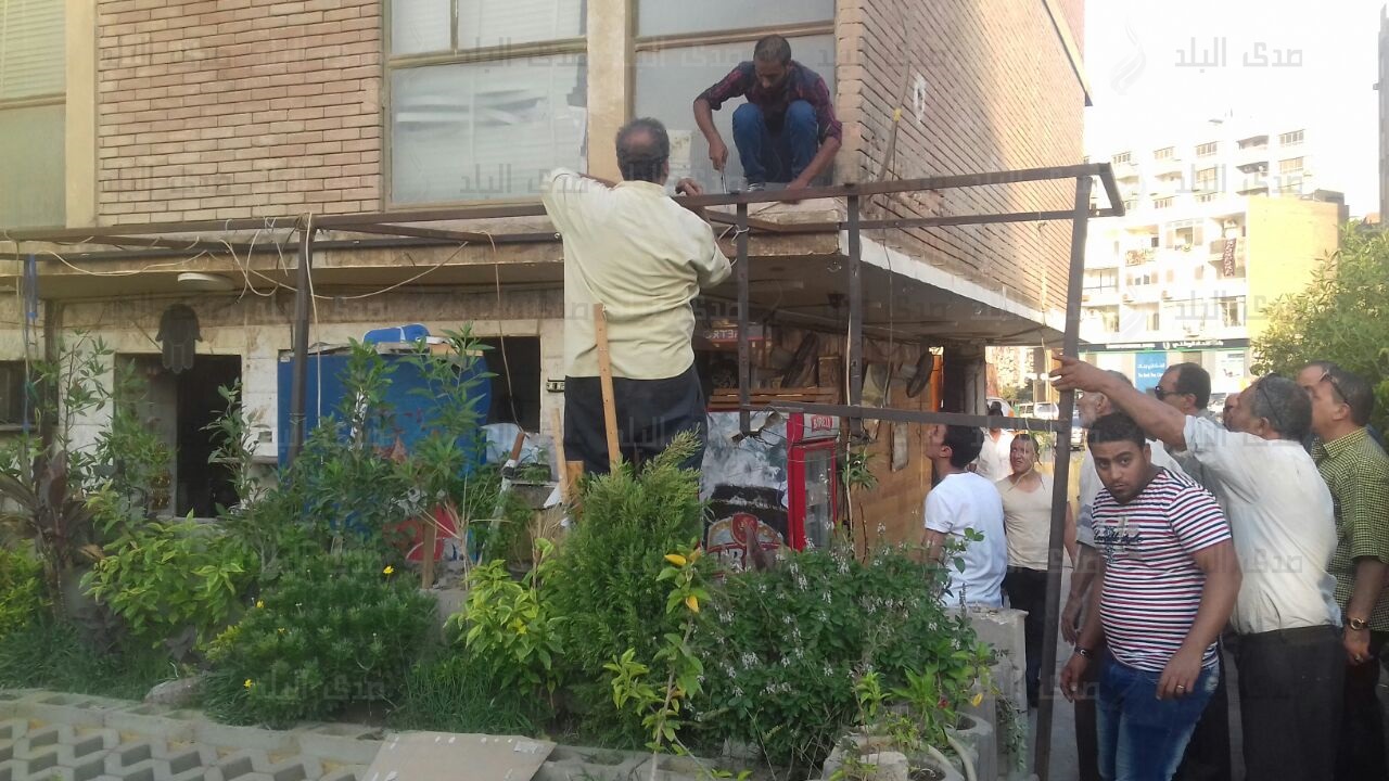 غلق الكافيهات المخالفة بالمعادي