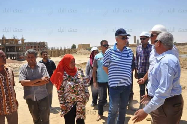 محافظ الوادي الجديد يتفقد عدد من المشروعات محافظ الوادي الجديد يتفقد عدد من المشروعات