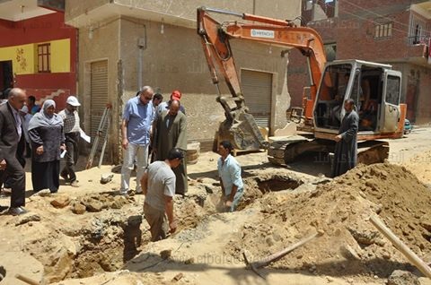 محافظ الوادي الجديد يتفقد مشروعات خدمية محافظ الوادي الجديد يتفقد مشروعات خدمية