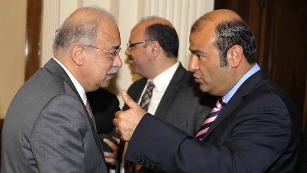 رئيس الوزراء وخالد حنفي
