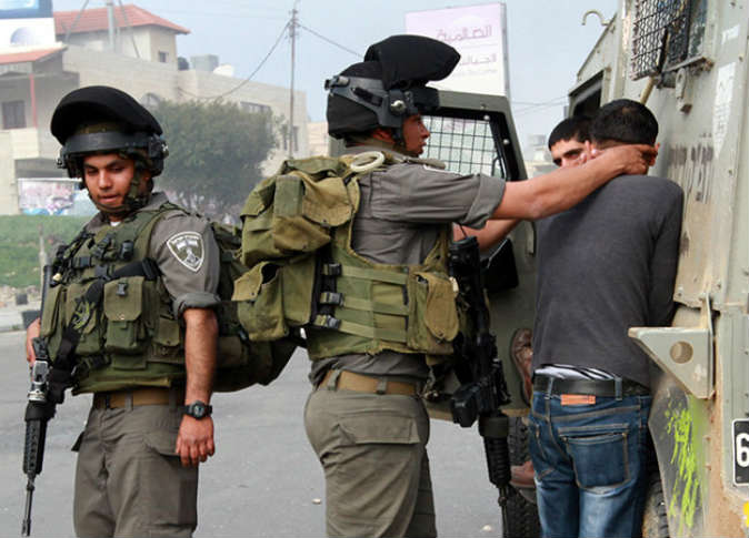 الاحتلال الاسرائيلي يعتقل 4 فلسطينيين بالضفة الغربية الاحتلال الاسرائيلي يعتقل 4 فلسطينيين بالضفة الغربية