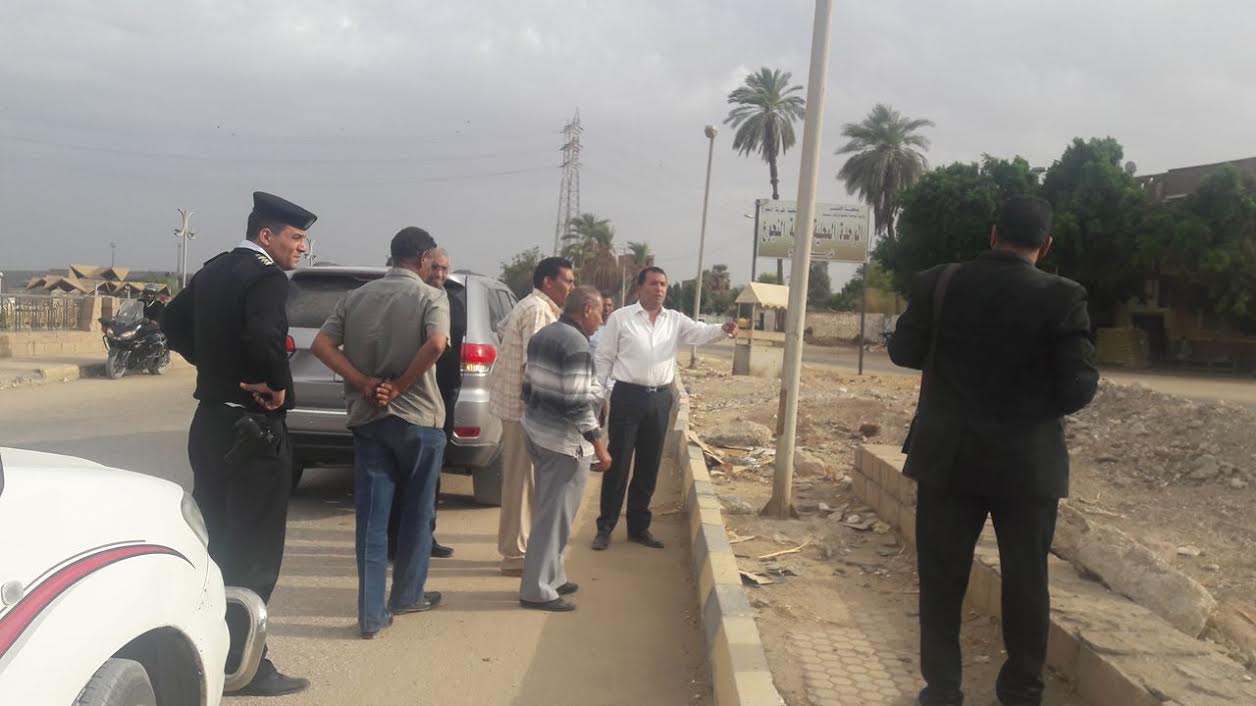 7.7 مليون جنيه لإنشاء وتطوير 3 طرق بمدينة إسنا بالأقصر