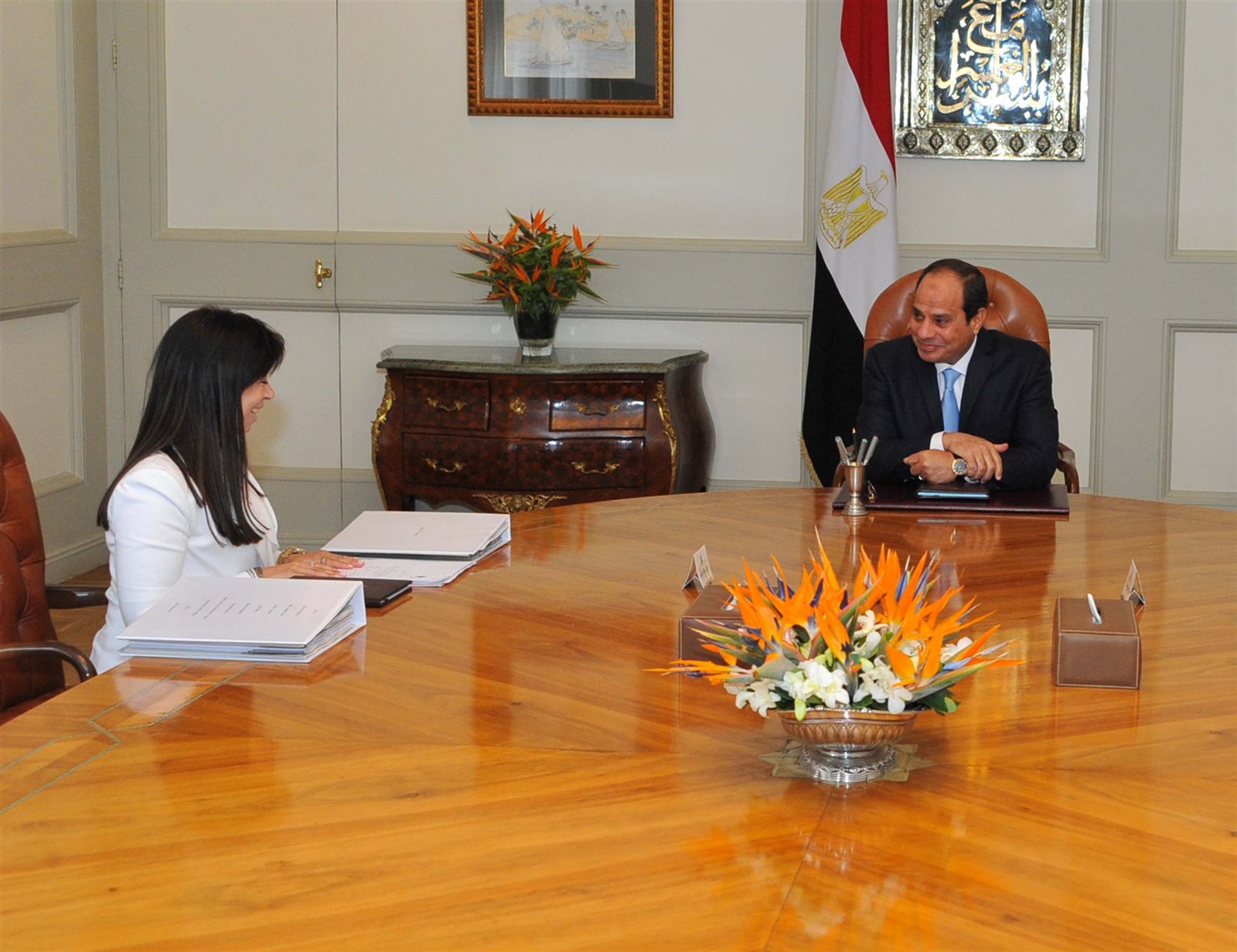 الرءيس خلال اجتماعه بوزيرة الاستثمار