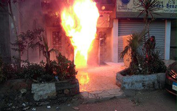 صورة أرشيفية من الحريق صورة أرشيفية من الحريق