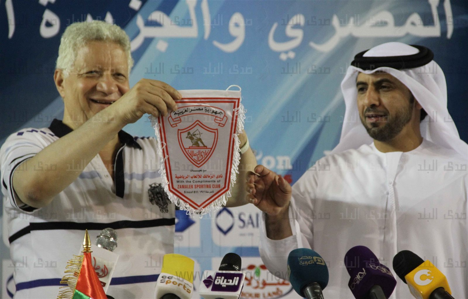 عائض مبخوت المدير التنفيذي لنادي الجزيرة مع رئيس الزمالك عائض مبخوت المدير التنفيذي لنادي الجزيرة مع رئيس الزمالك