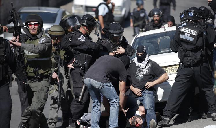 الاحتلال يعتقل 7 فلسطينين خلال عمليات تفتيش بالضفة الاحتلال يعتقل 7 فلسطينين خلال عمليات تفتيش بالضفة