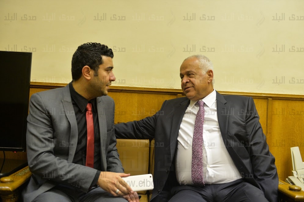 فرج عامررئيس  الشباب والرياضة بالبرلمان مع محرر صدى البلد
