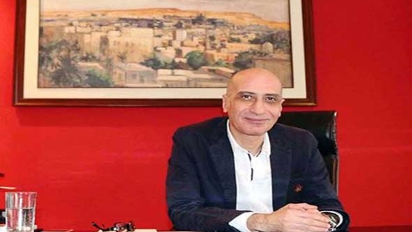 الدكتور خالد سرور رئيس قطاع الفنون التشكيلية بوزارة الثقافة الدكتور خالد سرور رئيس قطاع الفنون التشكيلية بوزارة الثقافة
