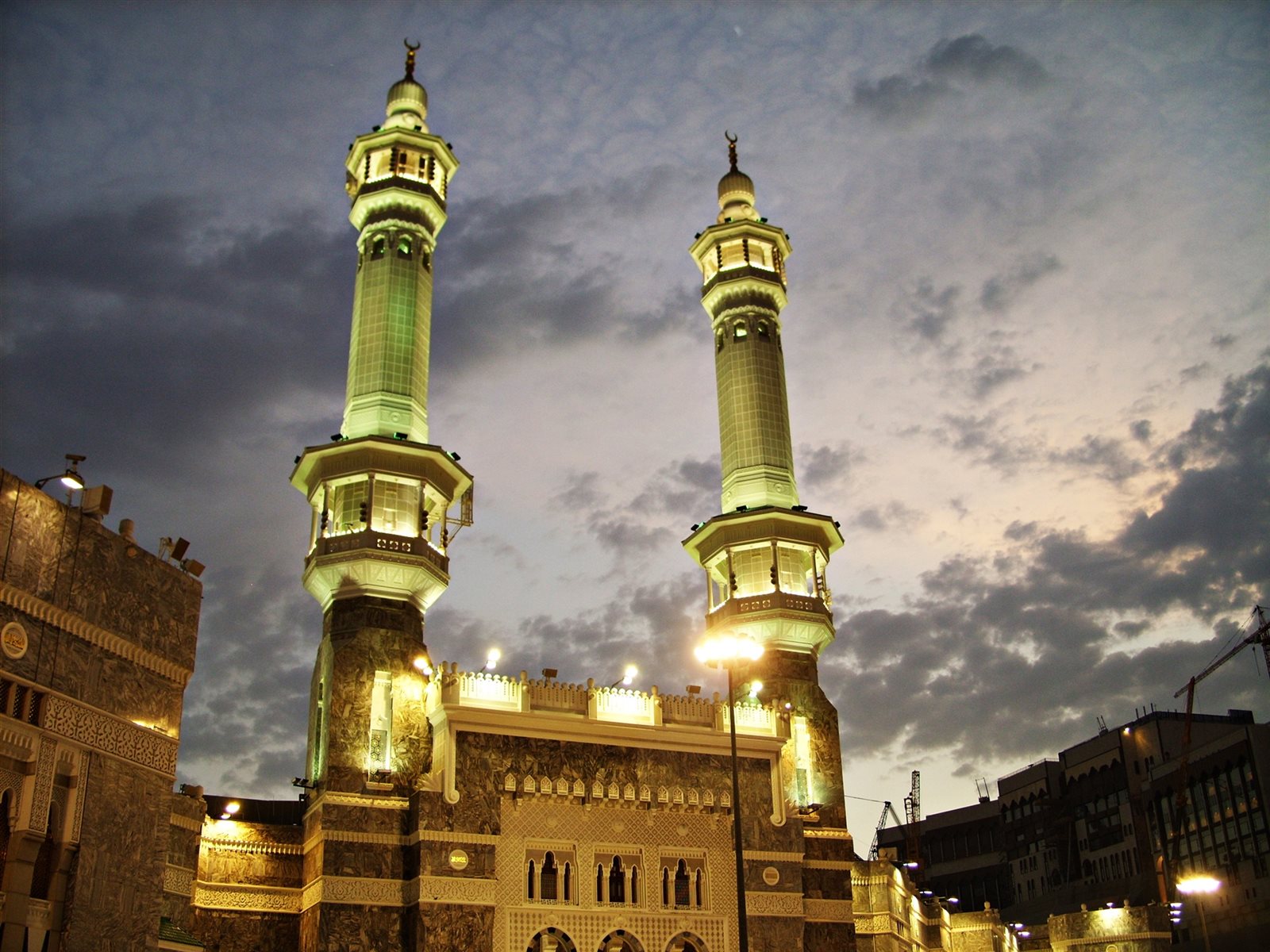 حكم نقل دورة مياه المسجد من خلفه لاتجاه القبلة.. الإفتاء تجيب حكم نقل دورة مياه المسجد من خلفه لاتجاه القبلة.. الإفتاء تجيب