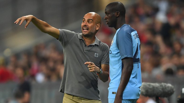 المدير الفني لفريق مانشستر سيتي الانجليزي، بيب جوارديولا، المدير الفني لفريق مانشستر سيتي الانجليزي، بيب جوارديولا،
