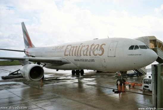 عطل بجناح الطائرة الإماراتية يؤخر إقلاعها 80 دقيقة