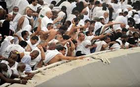 الحجاج يرمون