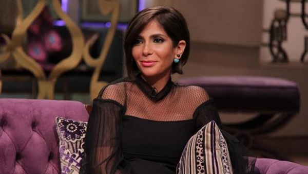  الفنانة منى زكي