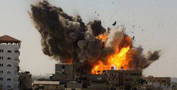 الطيران الإسرائيلي يقصف موقعين لحركة حماس