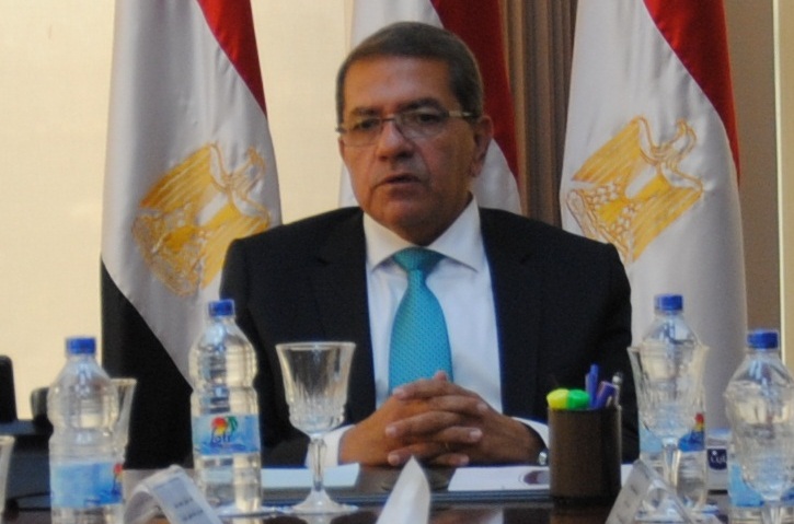 عمرو الجارحى وزير المالية عمرو الجارحى وزير المالية