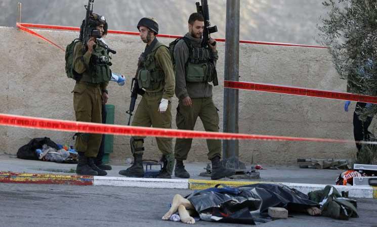 استشهاد فلسطينيا في الضفة الغربية