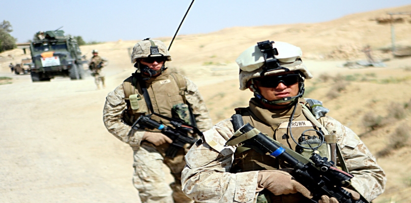 القوات الامريكية تنشر ثلاث نقاط عسكرية شمال الرقة القوات الامريكية تنشر ثلاث نقاط عسكرية شمال الرقة