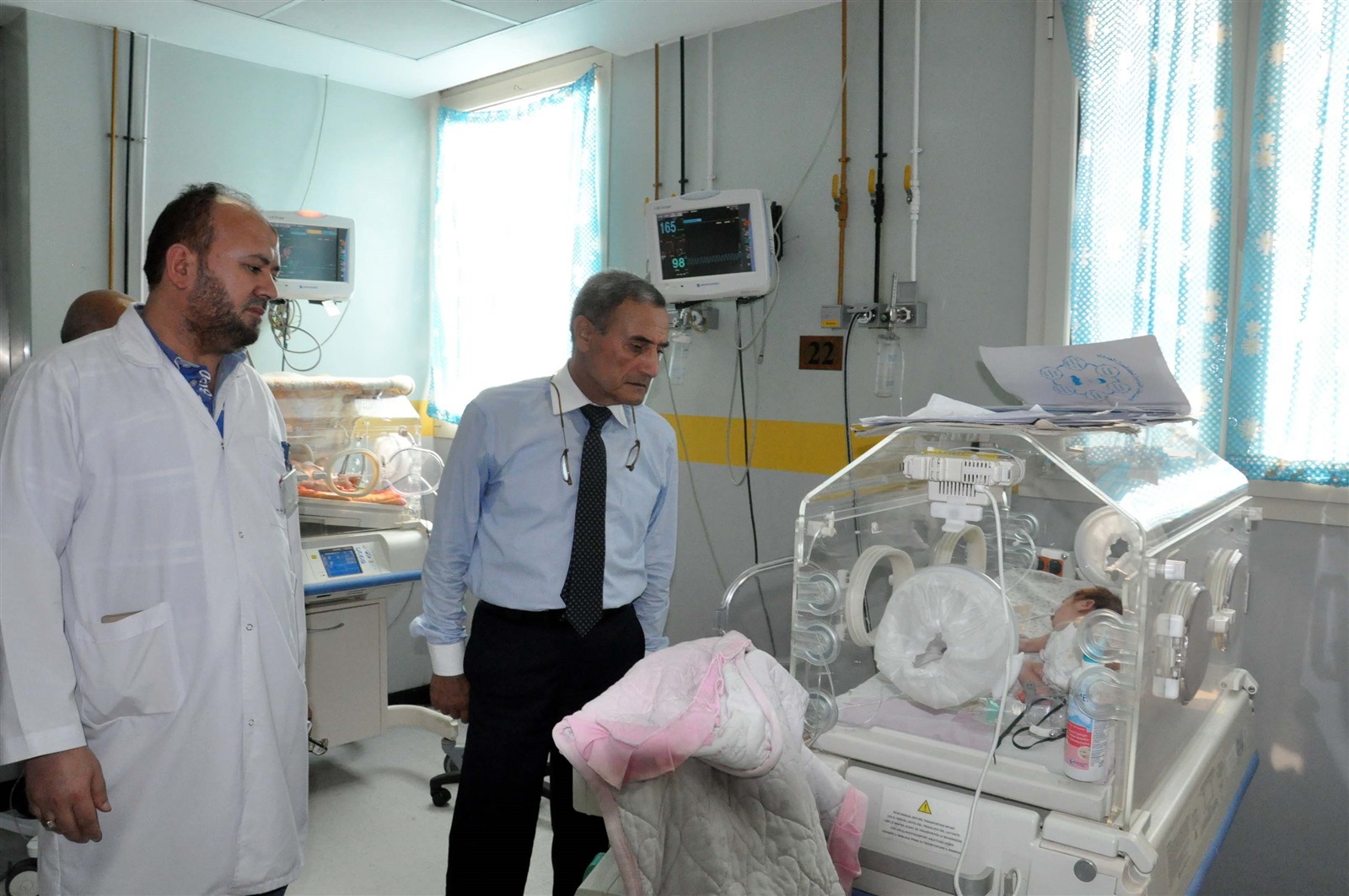 محافظ القليوبية يأمر بتوفير حضانة لطفل بمستشفى بنها الجامعي