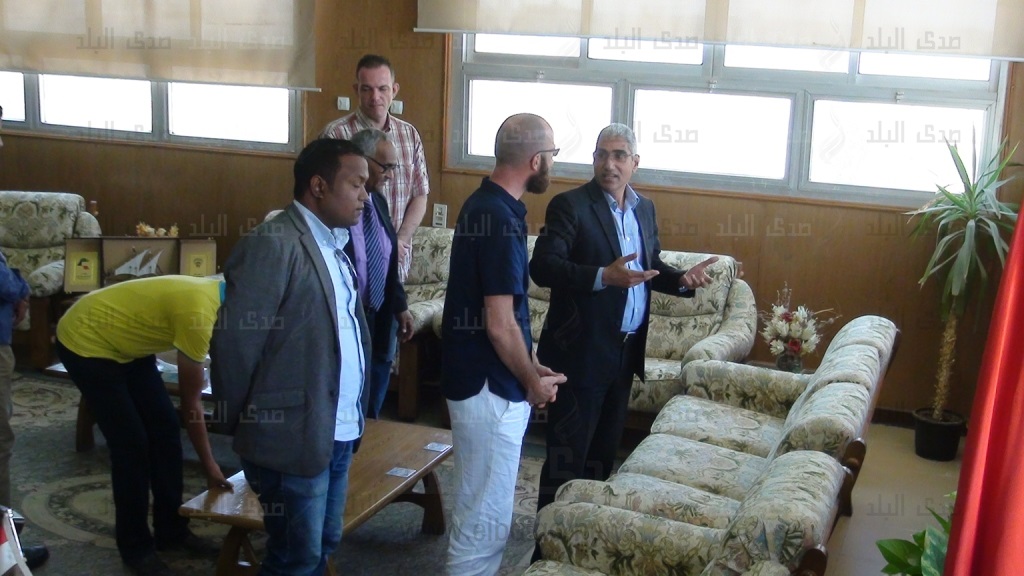 الدكتور عباس منصور، رئيس جامعة جنوب الوادي