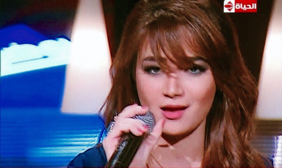 الإعلامية والفنانة سارة عادل 