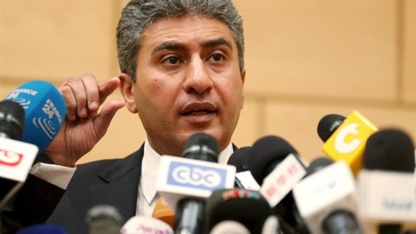 شريف فتحى  وزير الطيران المدنى
