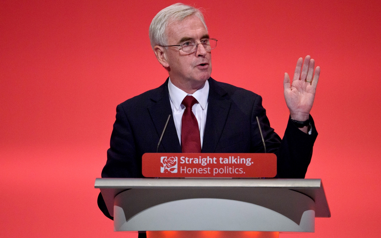  وزير الخزانة بحكومة الظل العمالية جون ماكدونيل