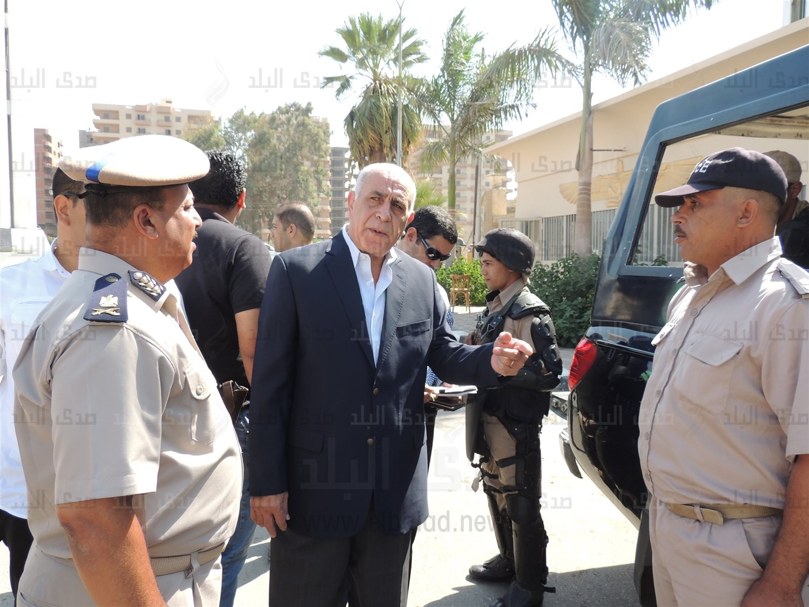 مدير أمن المنيا يتفقد الخدمات الأمنية خارج الجامعة مدير أمن المنيا يتفقد الخدمات الأمنية خارج الجامعة