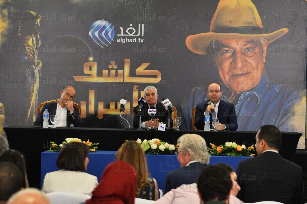 الدكتور زاهي حواس عالم الاثار