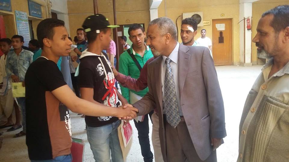 نائب فرع الأزهر بأسيوط يتفقد انتظام العملية التعليمية