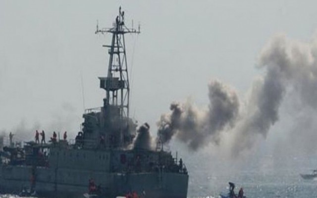 هجوم الحوثيين على سفينة في ممر ملاحي