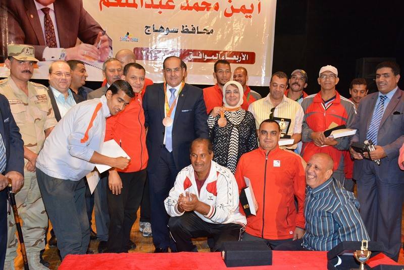 محافظ سوهاج يكرم 10 لاعبين