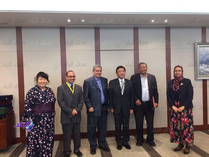 رئيس جامعة بنى سويف يلتقي السفير الياباني 