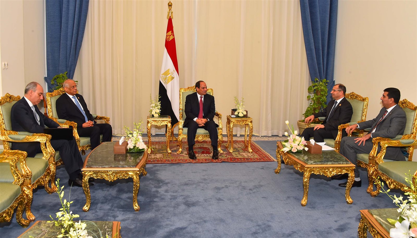 الرئيس السيسى خلال استقباله رئيس البرلمان العراقى الرئيس السيسى خلال استقباله رئيس البرلمان العراقى