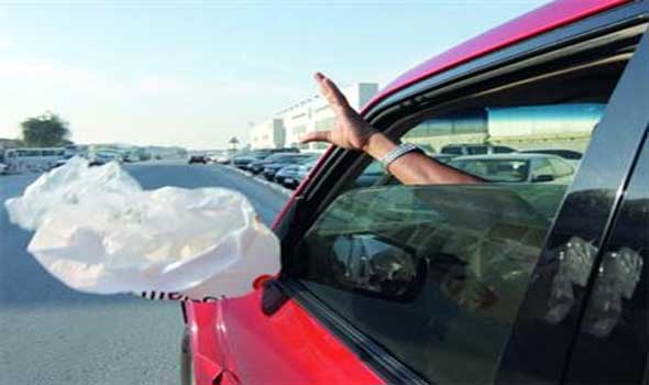 أمين الإفتاء: رمي القمامة من السيارة حرام شرعًا لأنه يسبب الأذى للآخرين أمين الإفتاء: رمي القمامة من السيارة حرام شرعًا لأنه يسبب الأذى للآخرين