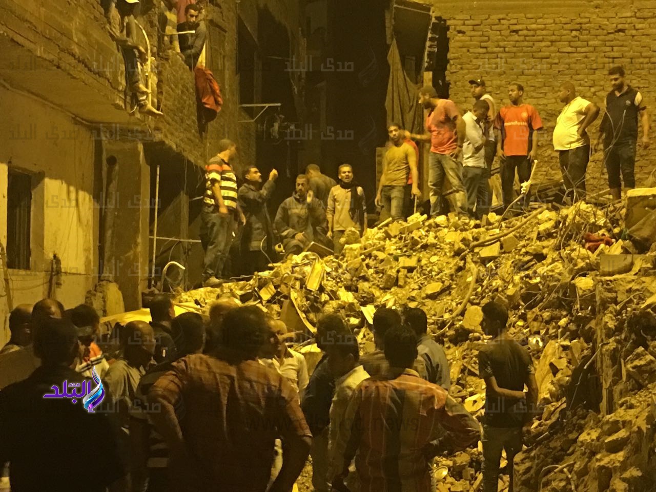 العقار المنهار