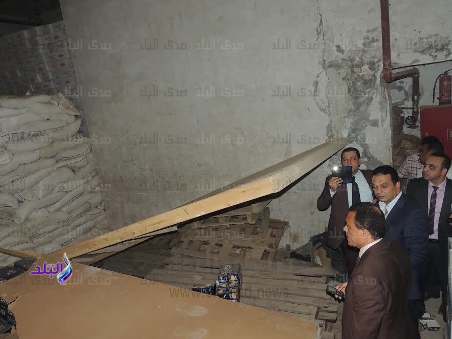 مدير مباحث العاصمة اثناء عمليات المداهمة مدير مباحث العاصمة اثناء عمليات المداهمة